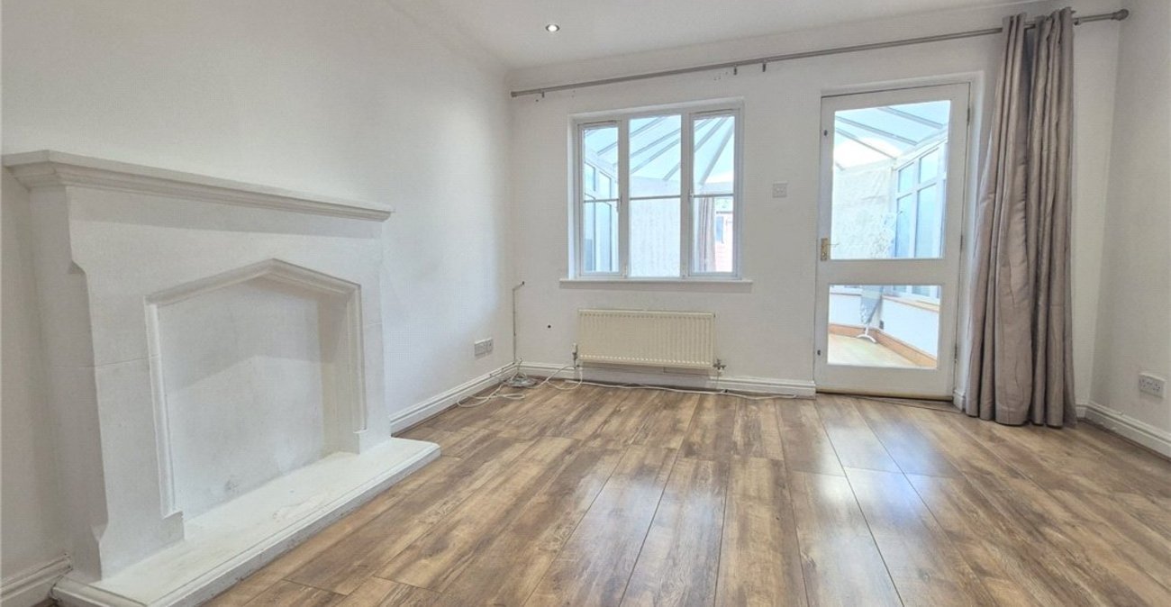 2 bedroom house for sale in Farnborough Village | Robinson Jackson