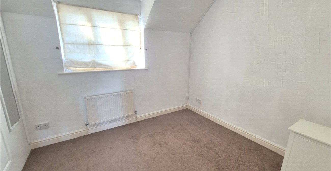 2 bedroom house for sale in Farnborough Village | Robinson Jackson