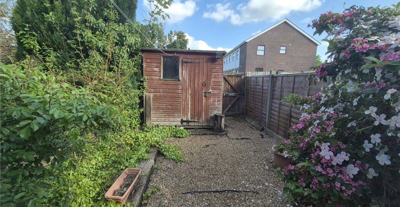 2 bedroom house for sale in Farnborough Village | Robinson Jackson