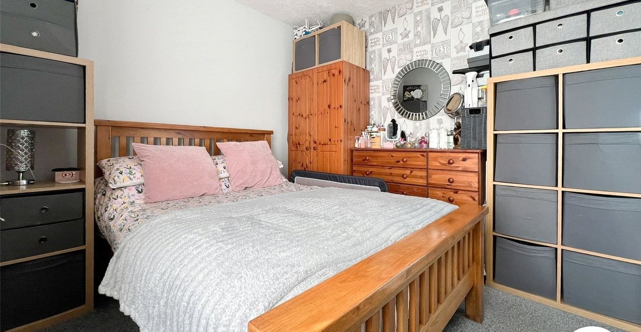 2 bedroom house for sale in Chatham | Robinson Michael & Jackson