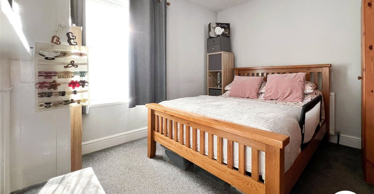 2 bedroom house for sale in Chatham | Robinson Michael & Jackson