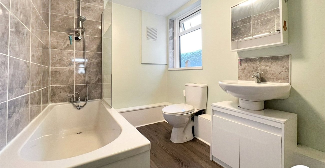 2 bedroom house for sale in Chatham | Robinson Michael & Jackson