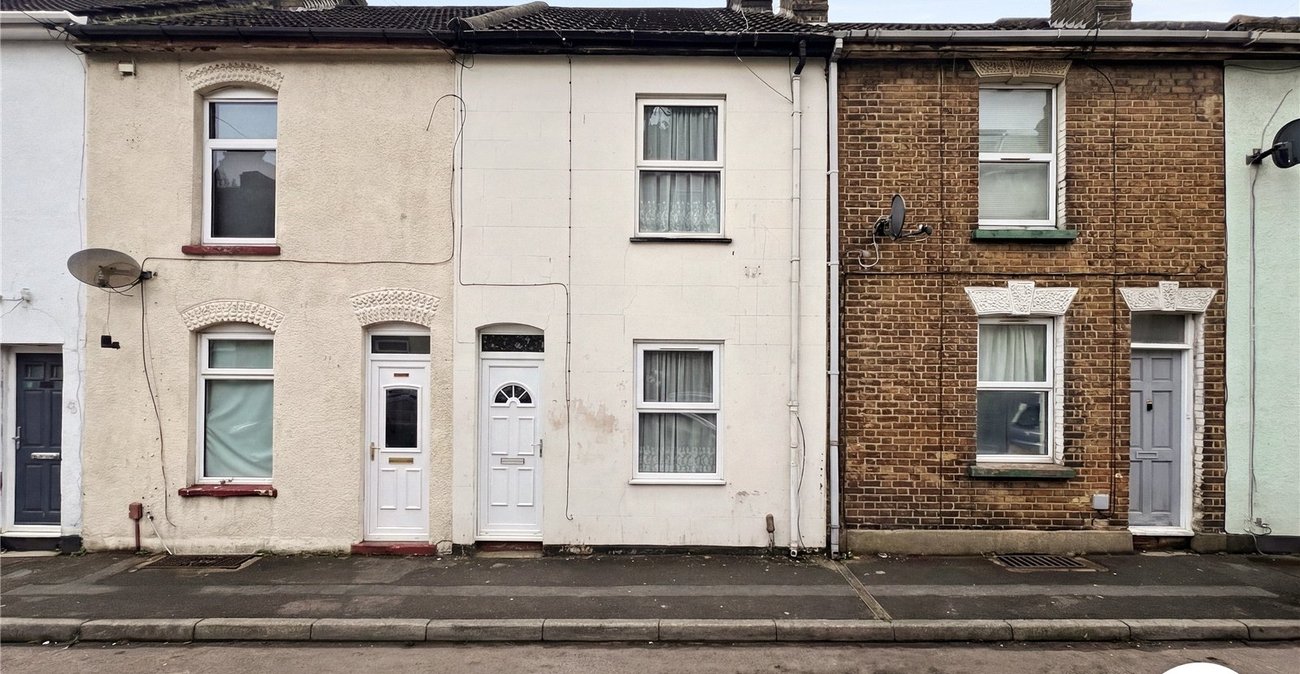 2 bedroom house for sale in Chatham | Robinson Michael & Jackson