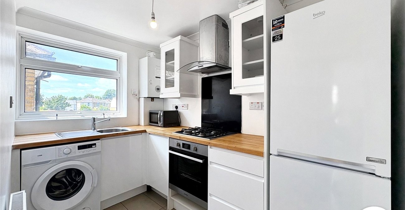 2 bedroom property for sale in Maidstone | Robinson Michael & Jackson