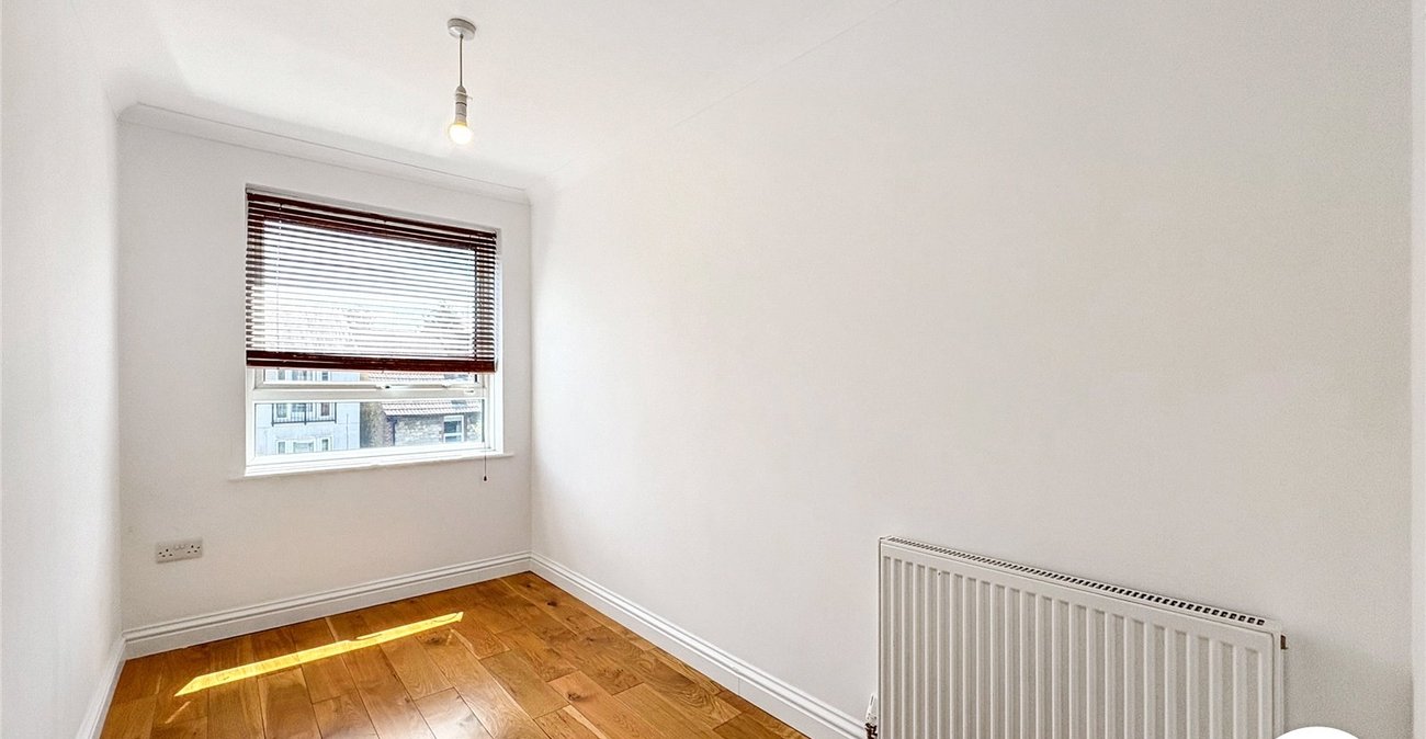 2 bedroom property for sale in Maidstone | Robinson Michael & Jackson