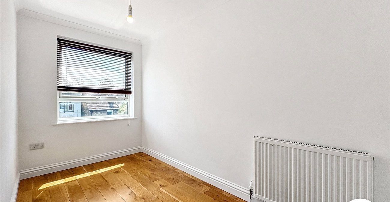 2 bedroom property for sale in Maidstone | Robinson Michael & Jackson