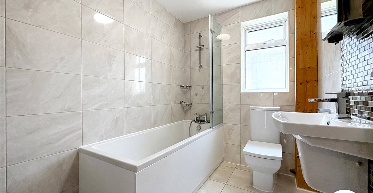2 bedroom property for sale in Maidstone | Robinson Michael & Jackson