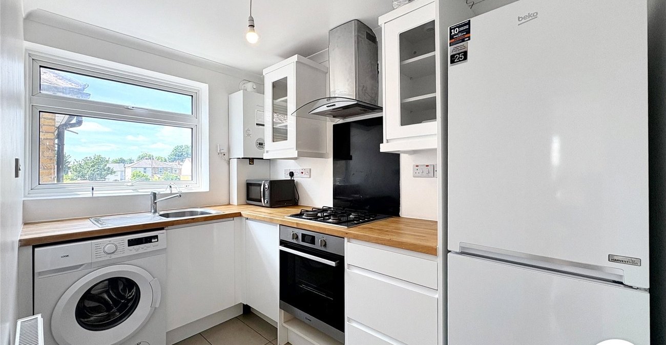 2 bedroom property for sale in Maidstone | Robinson Michael & Jackson
