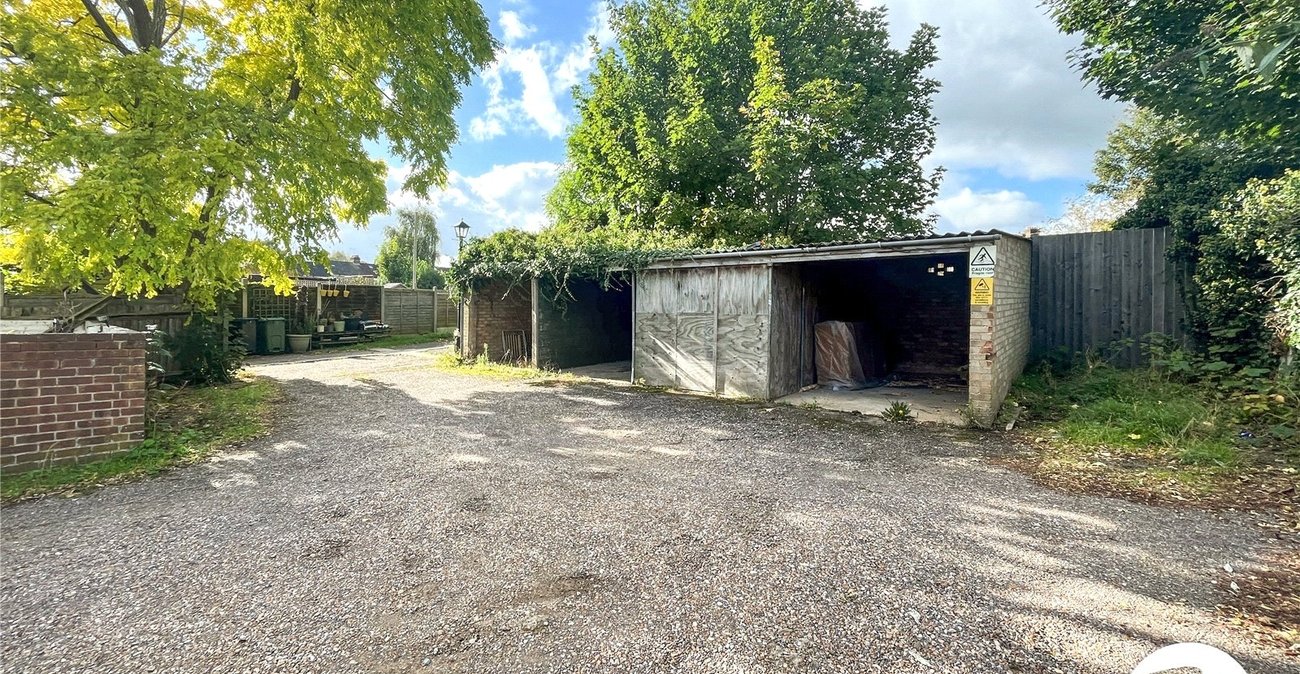 2 bedroom property for sale in Maidstone | Robinson Michael & Jackson