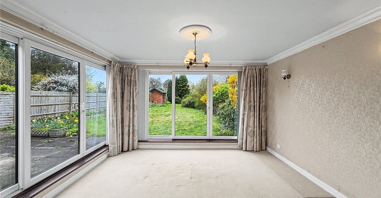 4 bedroom bungalow for sale in Wigmore | Robinson Michael & Jackson