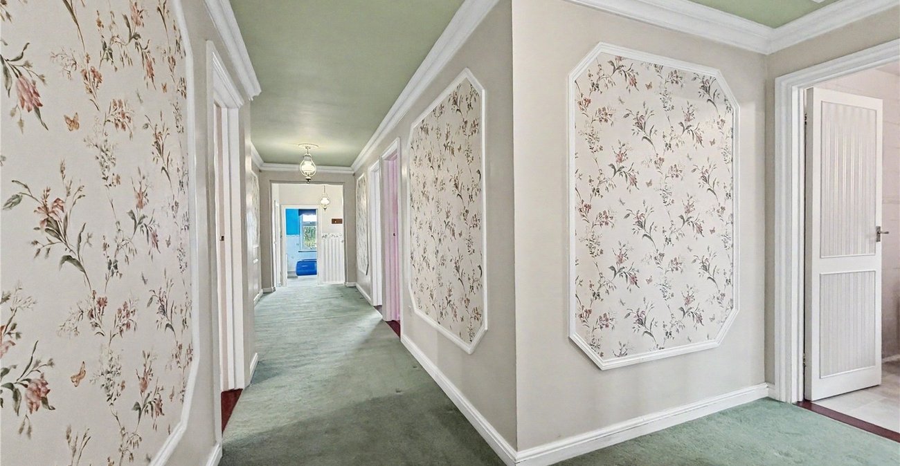 4 bedroom bungalow for sale in Wigmore | Robinson Michael & Jackson