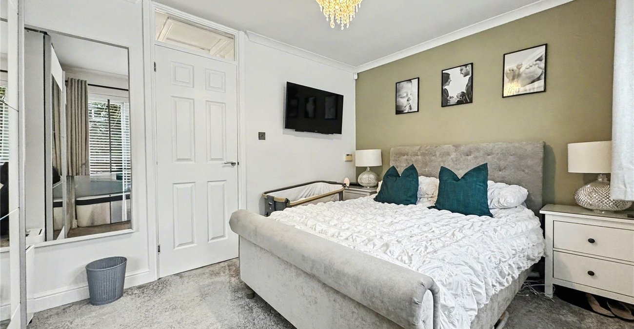 2 bedroom house for sale in Rainham | Robinson Michael & Jackson