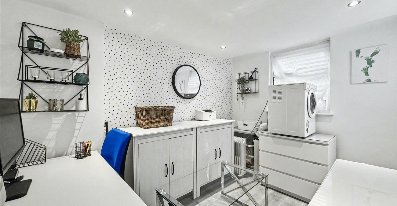 2 bedroom house for sale in Rainham | Robinson Michael & Jackson