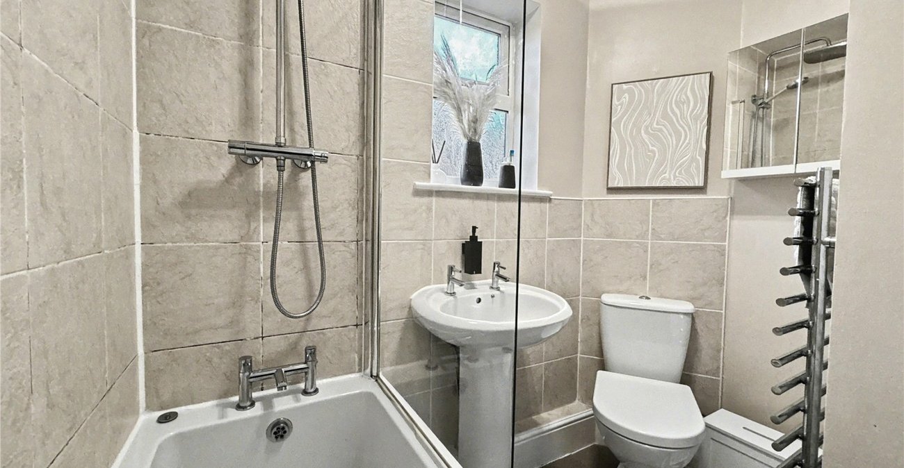 2 bedroom house for sale in Rainham | Robinson Michael & Jackson