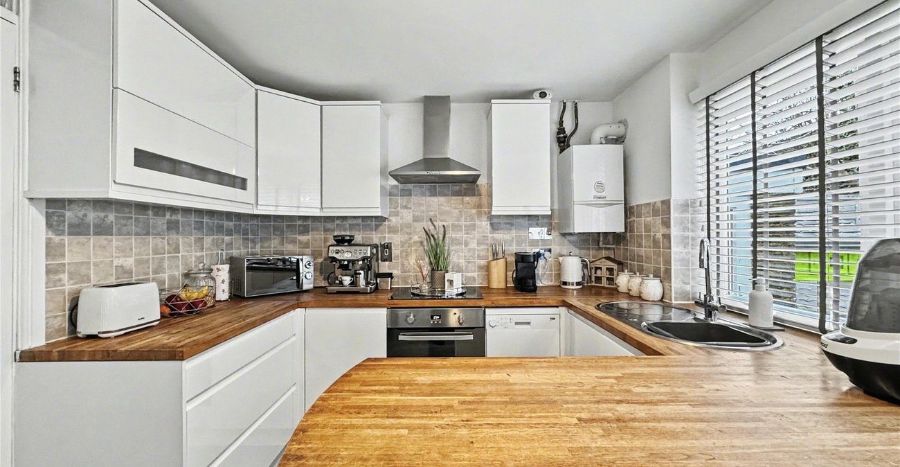 2 bedroom house for sale in Rainham | Robinson Michael & Jackson
