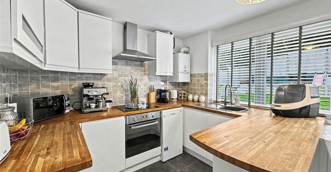 2 bedroom house for sale in Rainham | Robinson Michael & Jackson