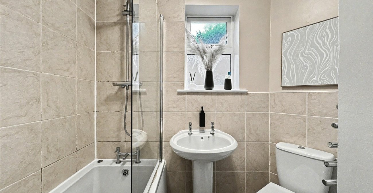 2 bedroom house for sale in Rainham | Robinson Michael & Jackson