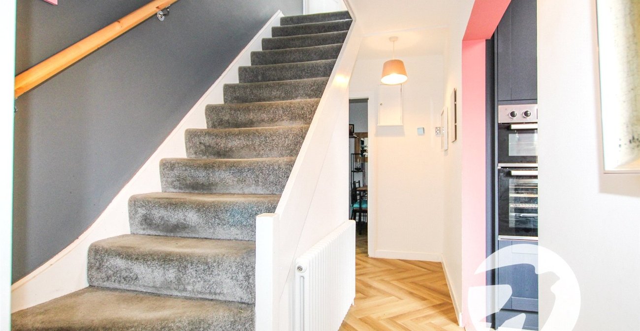 3 bedroom house for sale in London | Robinson Jackson