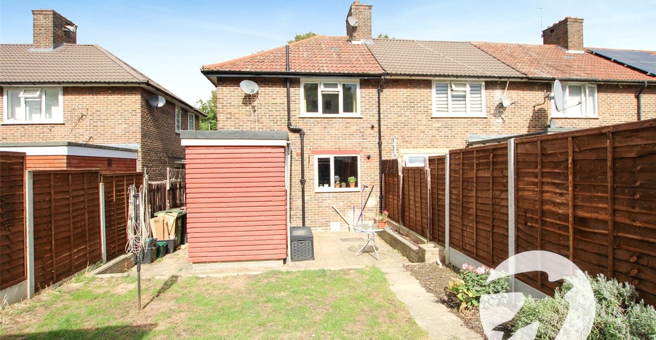3 bedroom house for sale in London | Robinson Jackson