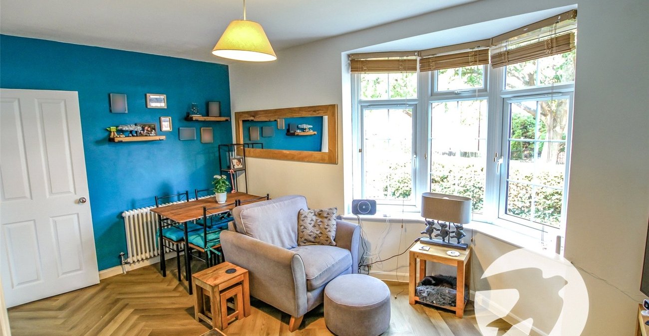 3 bedroom house for sale in London | Robinson Jackson