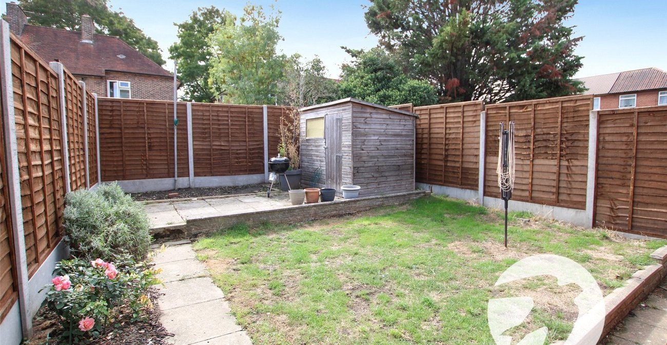 3 bedroom house for sale in London | Robinson Jackson