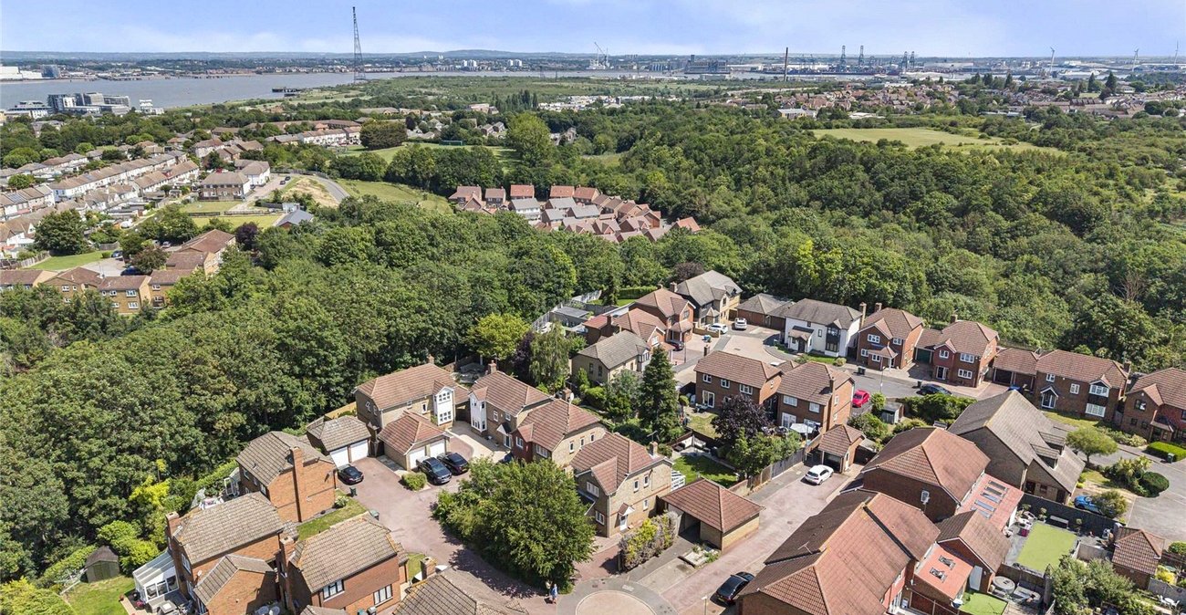 4 bedroom house for sale in Greenhithe | Robinson Jackson