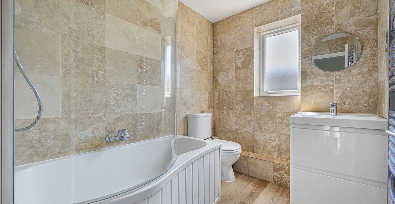 4 bedroom house for sale in Greenhithe | Robinson Jackson