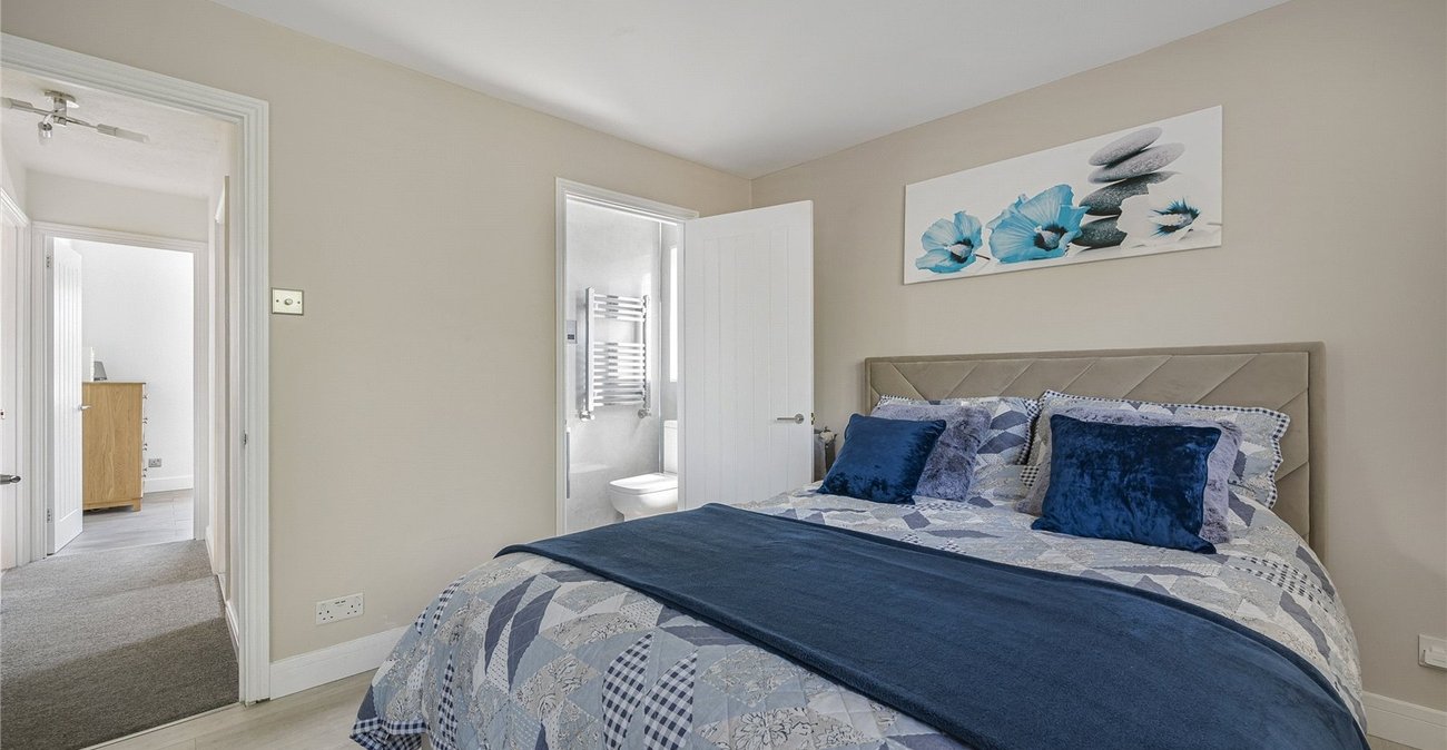 4 bedroom house for sale in Greenhithe | Robinson Jackson