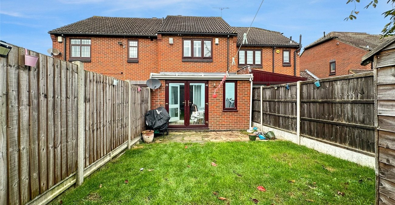 2 bedroom house for sale in Greenhithe | Robinson Jackson