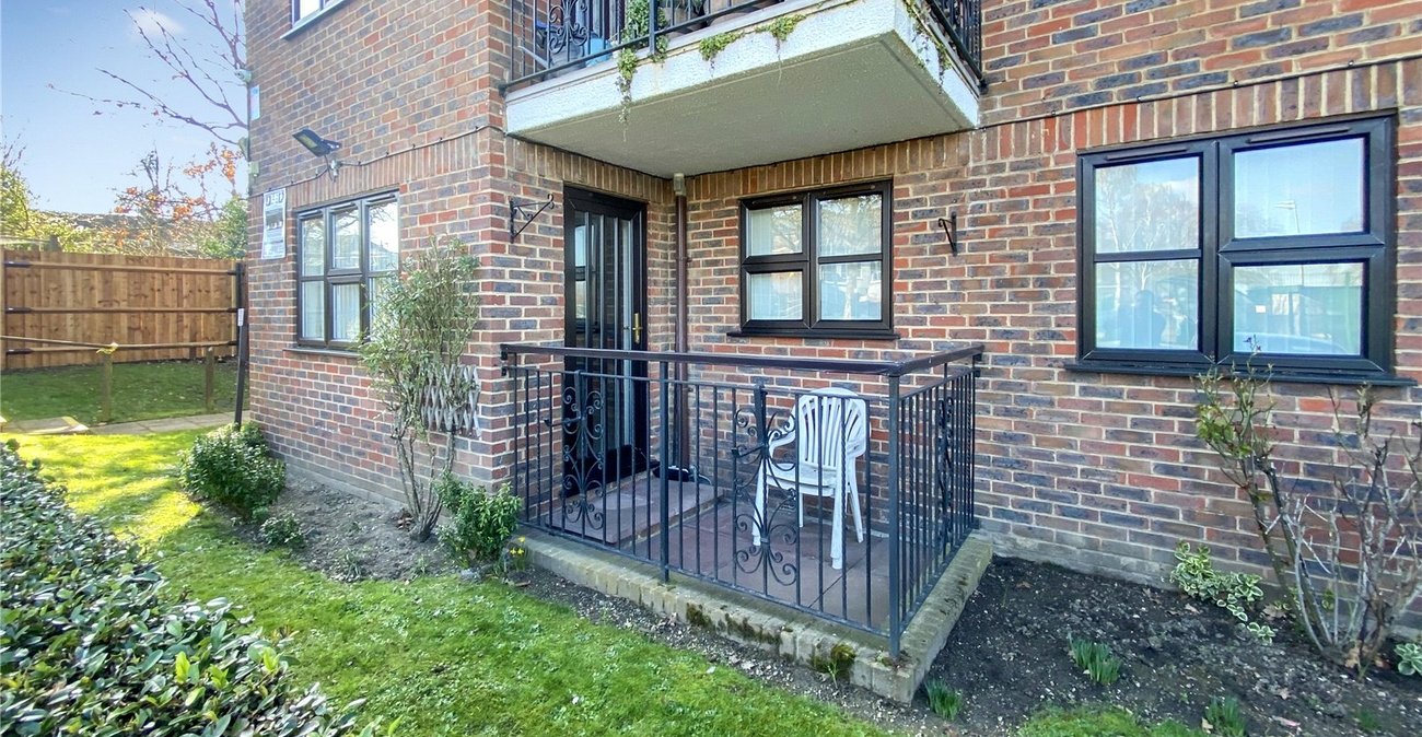 2 bedroom property for sale in Sidcup | Robinson Jackson