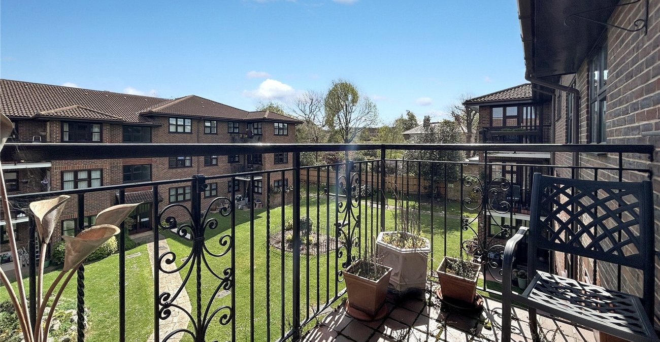 2 bedroom property for sale in Sidcup | Robinson Jackson