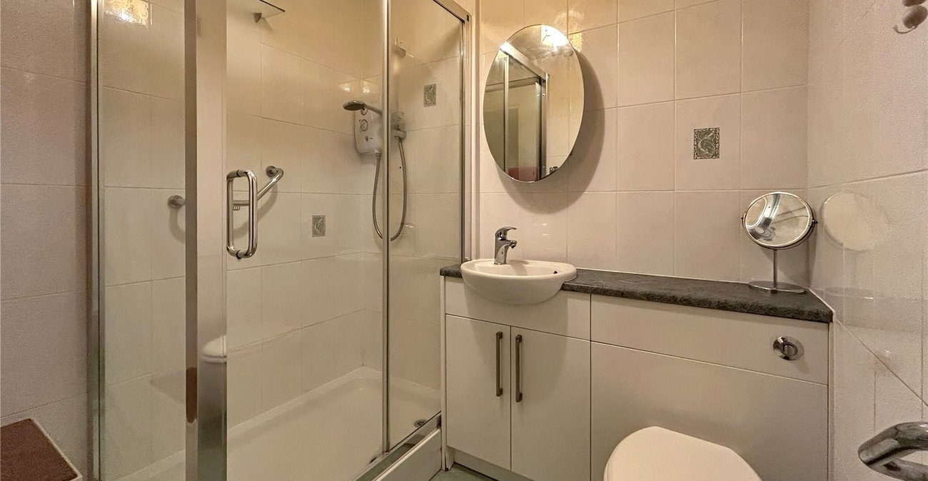 2 bedroom property for sale in Sidcup | Robinson Jackson