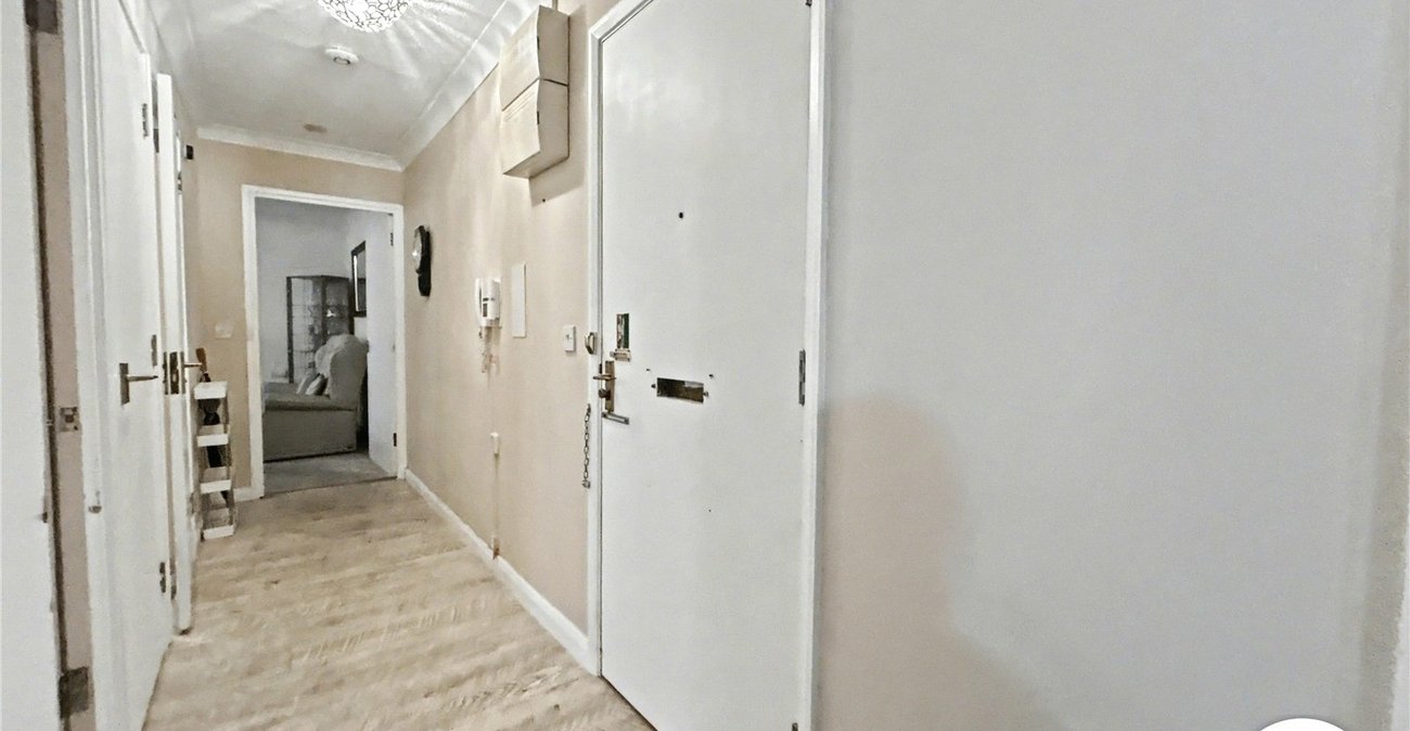 2 bedroom property for sale in Sidcup | Robinson Jackson