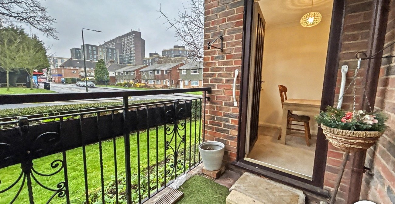 2 bedroom property for sale in Sidcup | Robinson Jackson