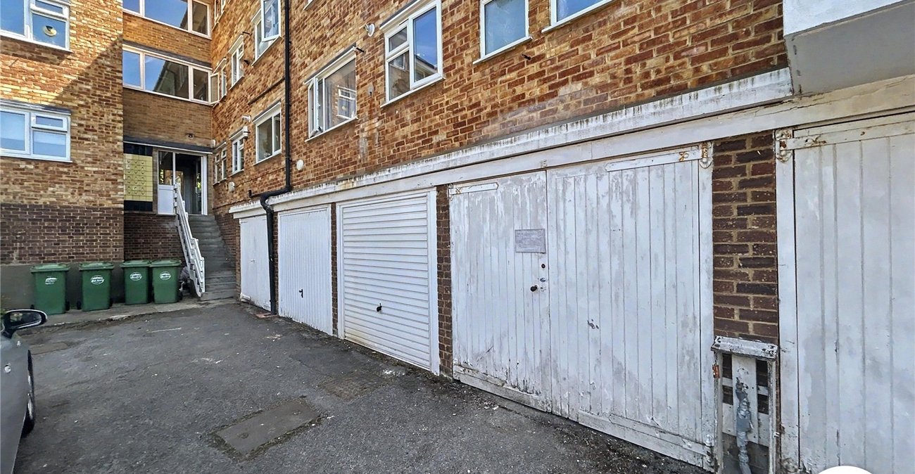 2 bedroom property for sale in Sidcup | Robinson Jackson