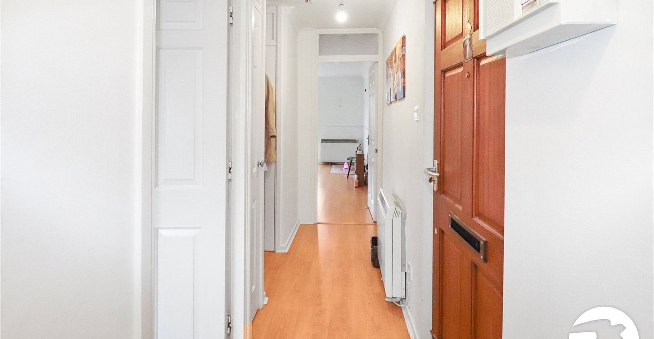 2 bedroom property for sale in Belvedere | Robinson Jackson