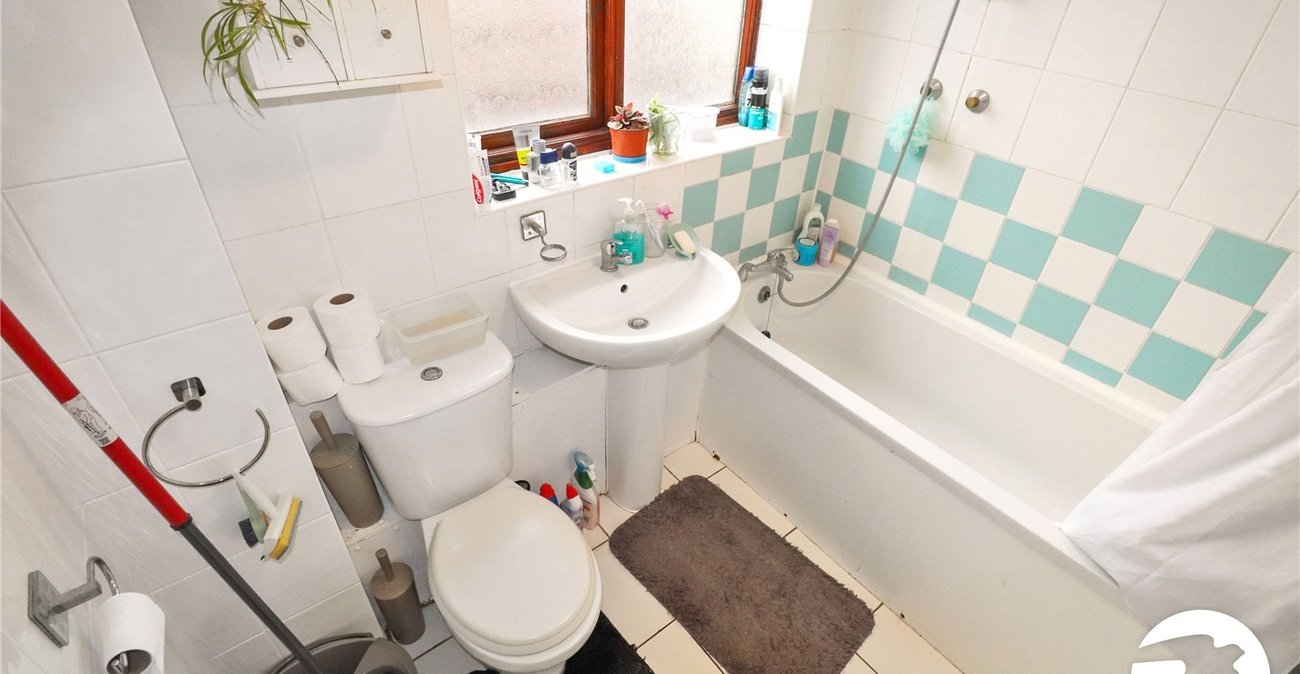 2 bedroom property for sale in Belvedere | Robinson Jackson