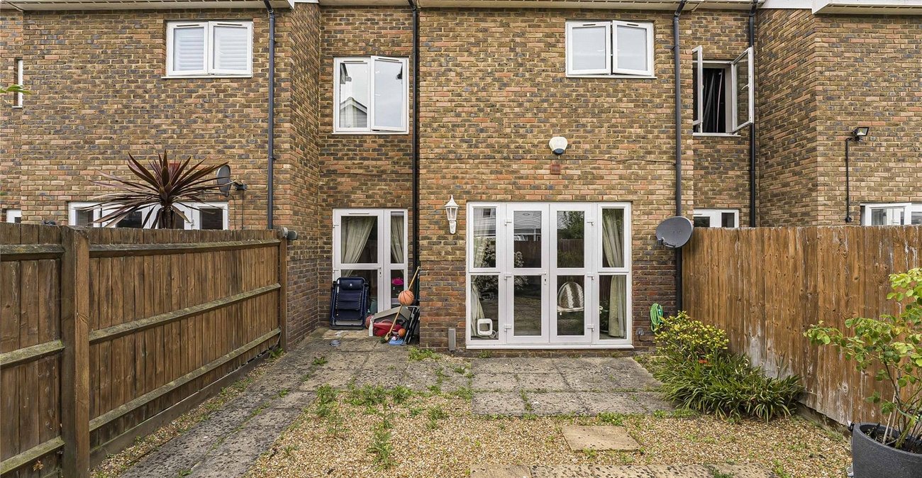 2 bedroom house for sale in Greenhithe | Robinson Jackson