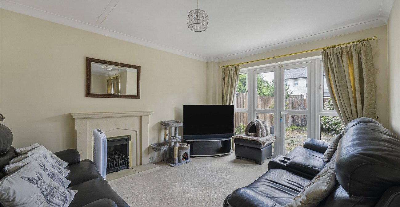 2 bedroom house for sale in Greenhithe | Robinson Jackson