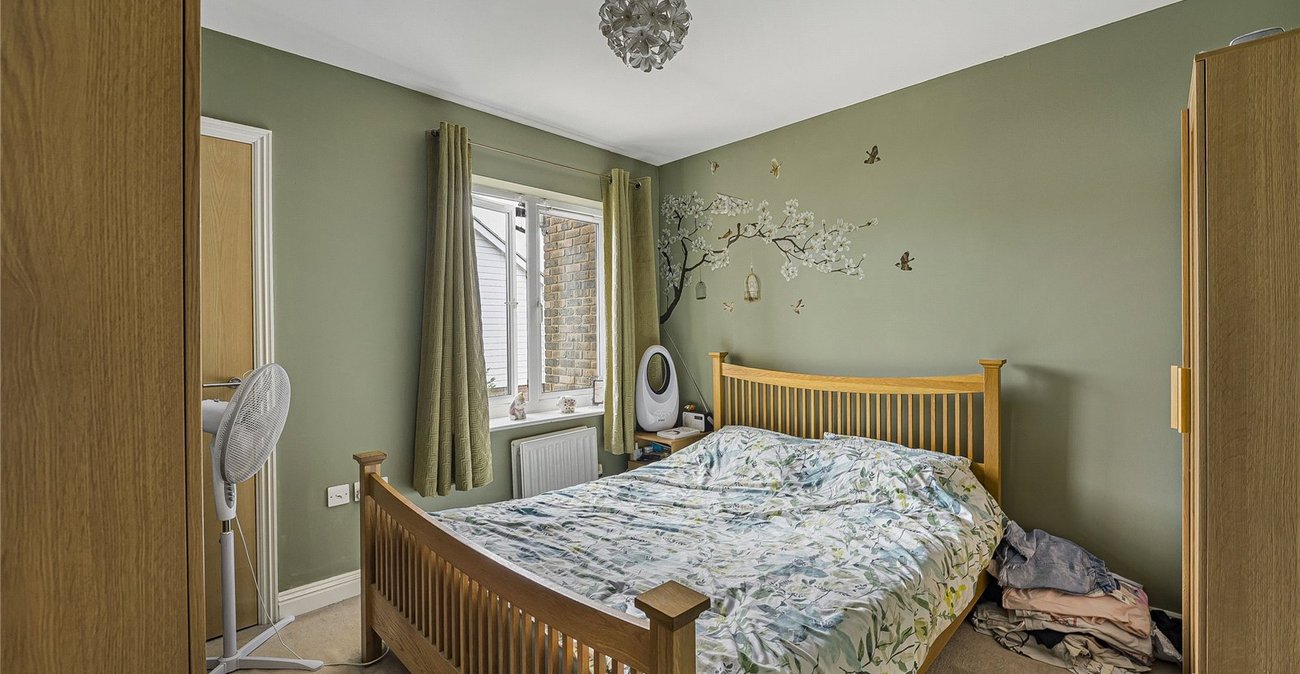 2 bedroom house for sale in Greenhithe | Robinson Jackson