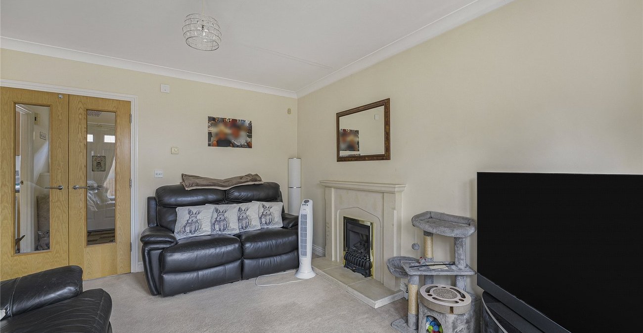 2 bedroom house for sale in Greenhithe | Robinson Jackson