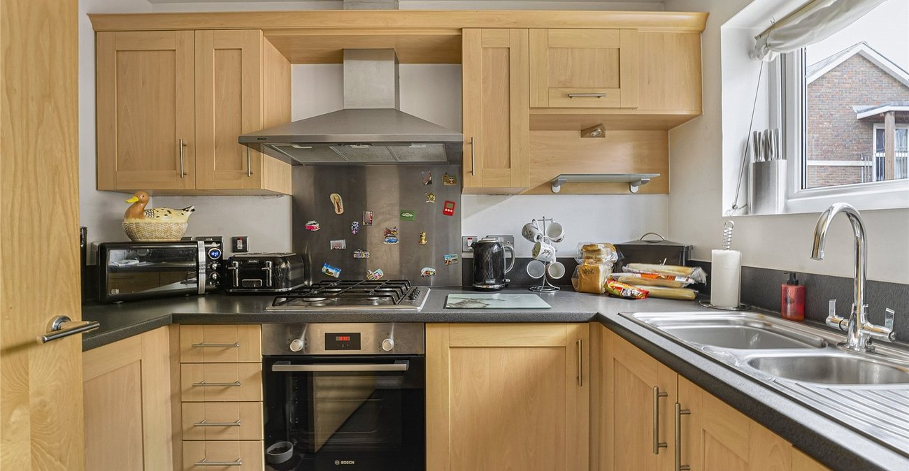 2 bedroom house for sale in Greenhithe | Robinson Jackson