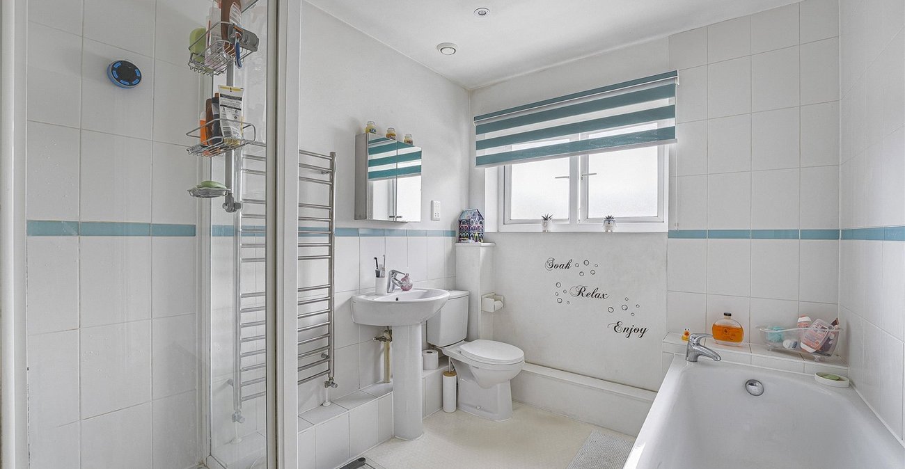2 bedroom house for sale in Greenhithe | Robinson Jackson