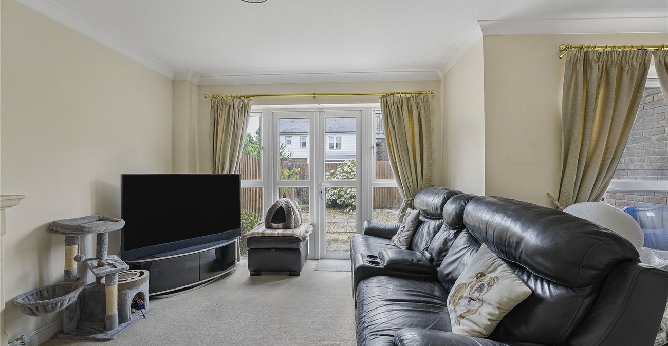2 bedroom house for sale in Greenhithe | Robinson Jackson