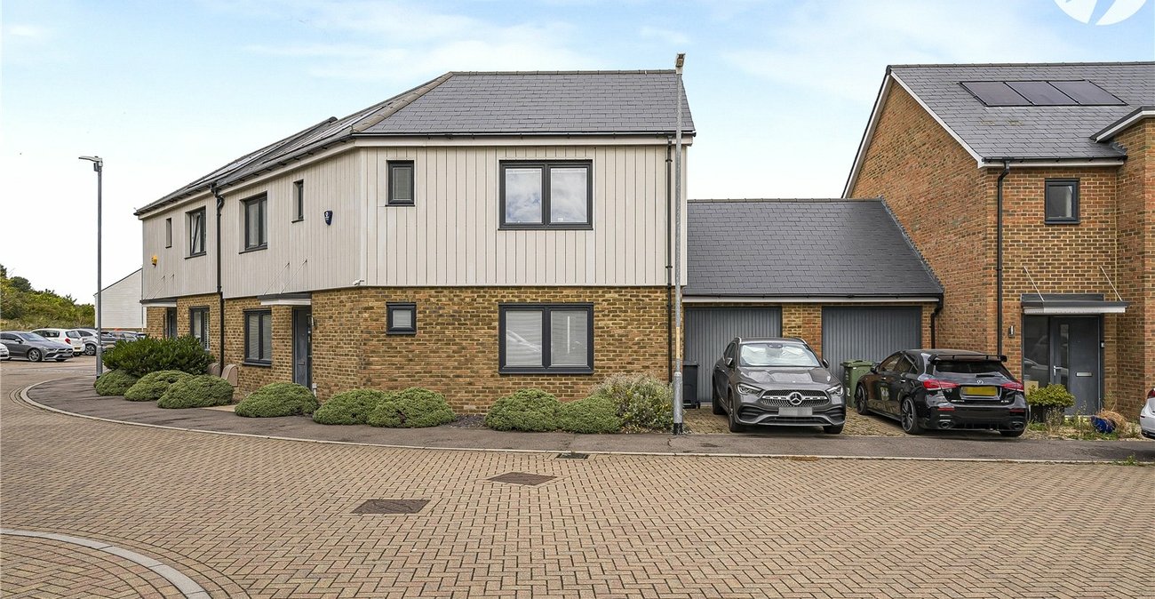 3 bedroom house for sale in Greenhithe | Robinson Jackson