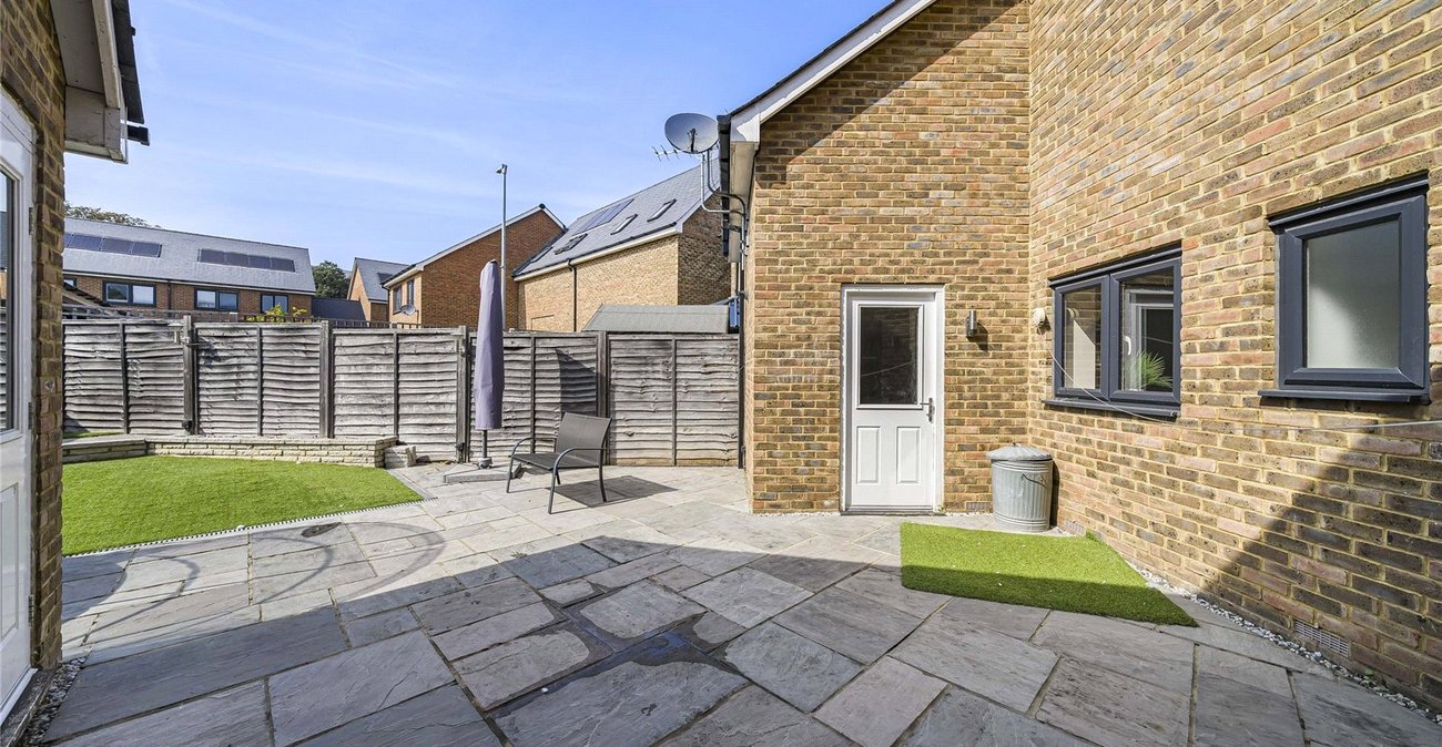 3 bedroom house for sale in Greenhithe | Robinson Jackson