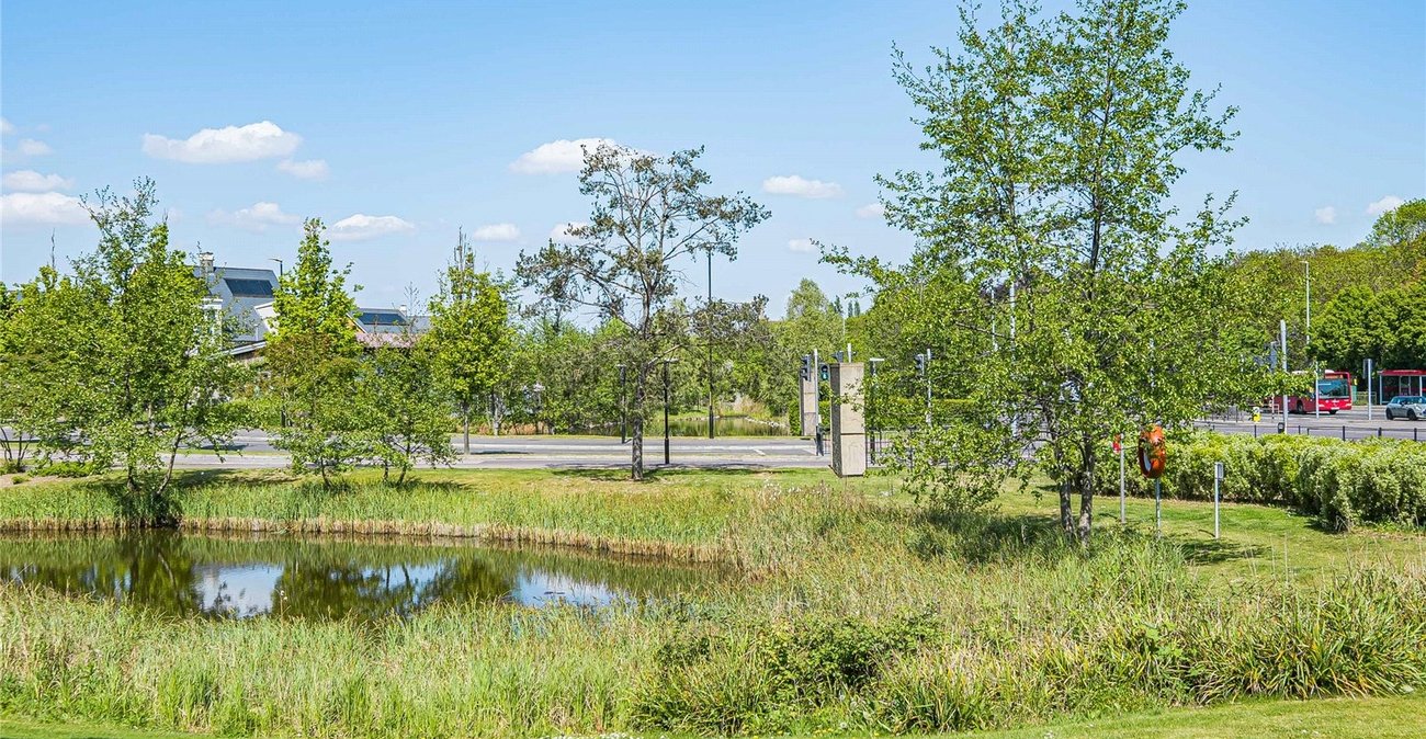 2 bedroom property for sale in Greenhithe | Robinson Jackson
