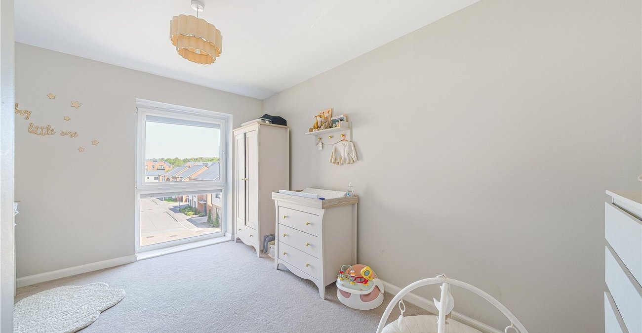2 bedroom property for sale in Greenhithe | Robinson Jackson