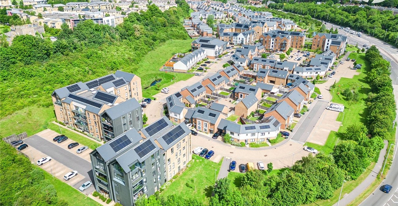 2 bedroom property for sale in Greenhithe | Robinson Jackson