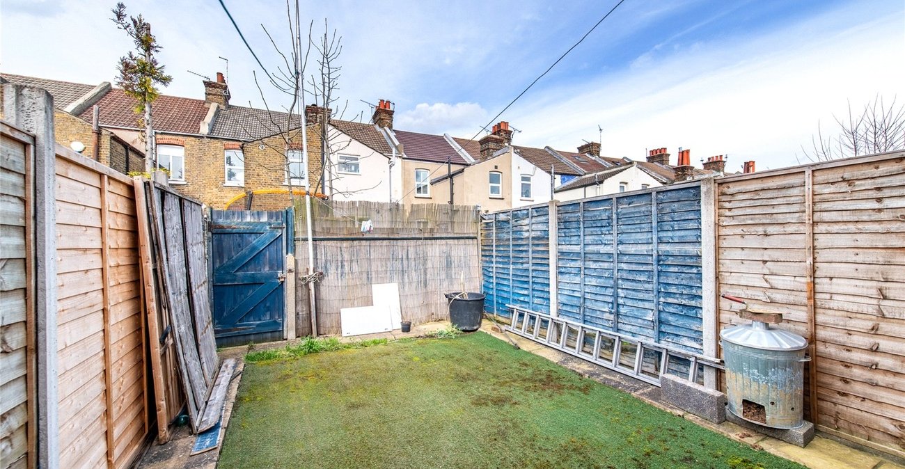 2 bedroom house for sale in Gravesend | Robinson Michael & Jackson